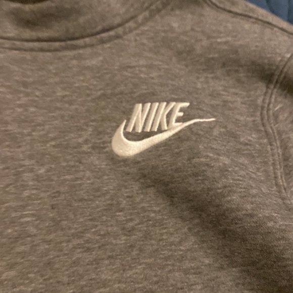 Nike pullover/hoodie - Picture 2 of 3